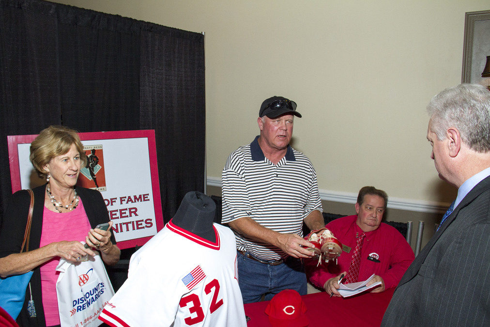 Fairfield-Chamber-Showcase-Reds-Hall-of-Fame-Booth-2017